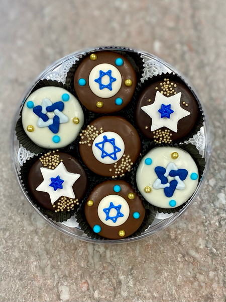 Seasonal Haute Oreo Round - Hanukkah